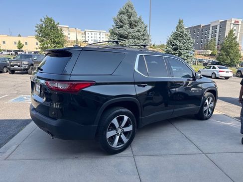 Used 2019 Chevrolet Traverse LT w/ LT Premium Package FWD image 6