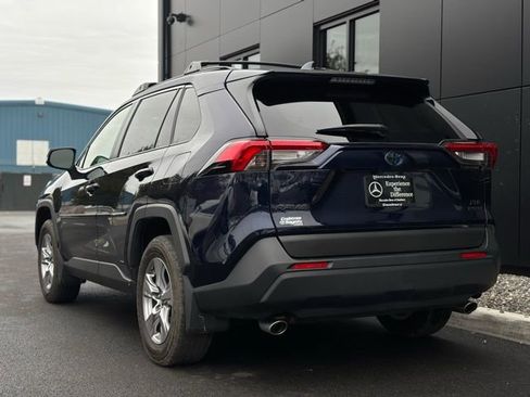 Used 2023 Toyota RAV4 XLE w/ Convenience Package image 5