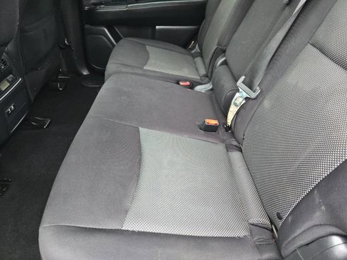 Used 2019 Nissan Pathfinder SV image 22