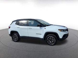 Used 2025 Jeep Compass Trailhawk w/ Trailer Tow Group video 2
