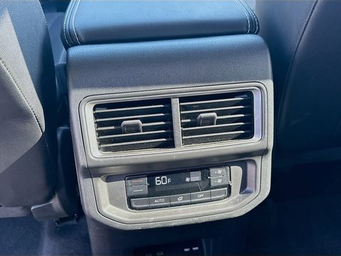 Used 2024 Volkswagen Atlas SE image 22