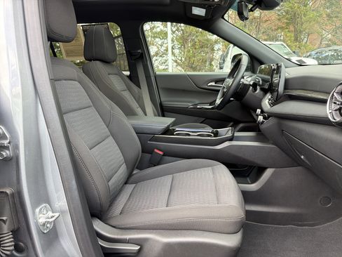 Used 2025 Chevrolet Equinox LT w/ Safety and Technology Package FWD image 35