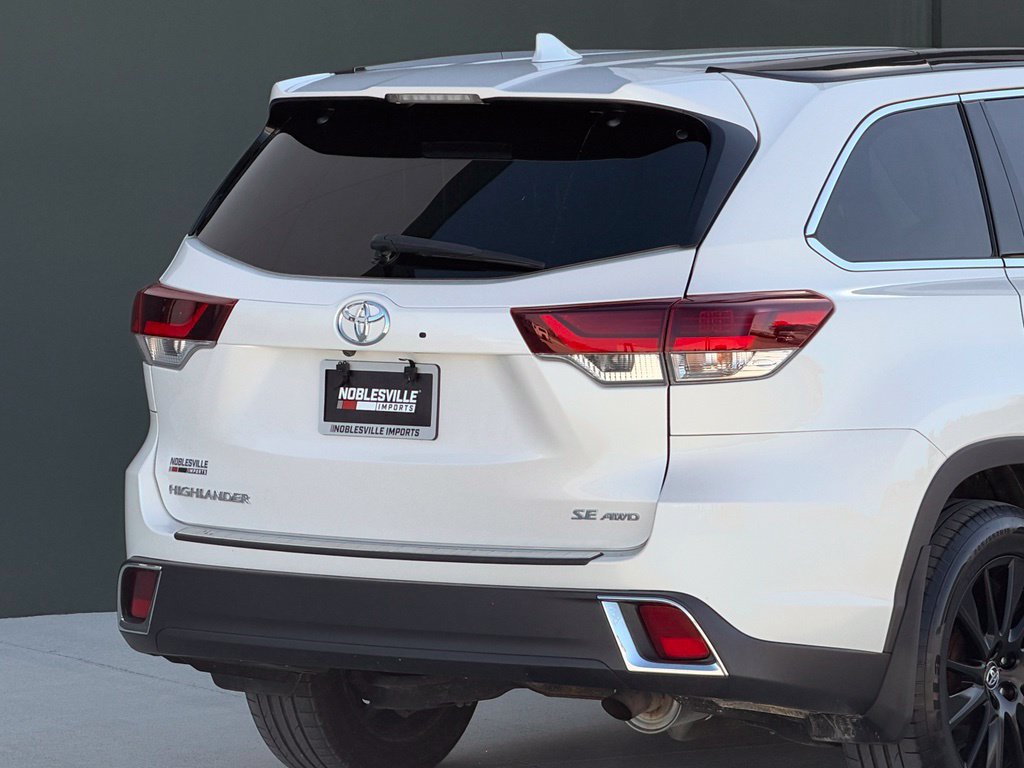 Used 2019 Toyota Highlander XLE AWD/4WD image 8