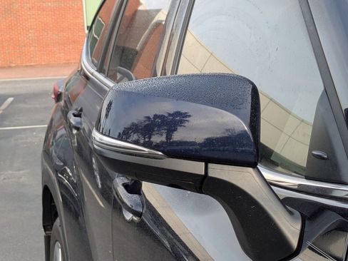 New 2026 Toyota Highlander Limited image 13