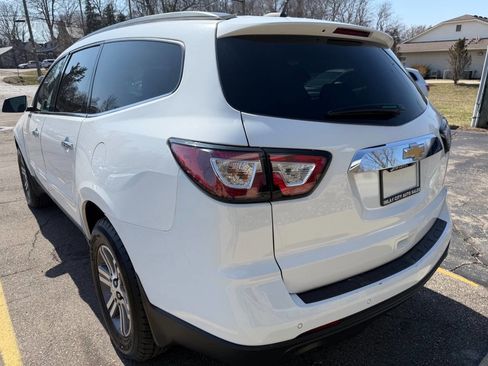 Used 2017 Chevrolet Traverse LT image 5