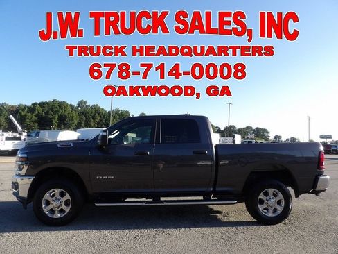Used 2026 RAM 2500 Big Horn AWD/4WD image 2
