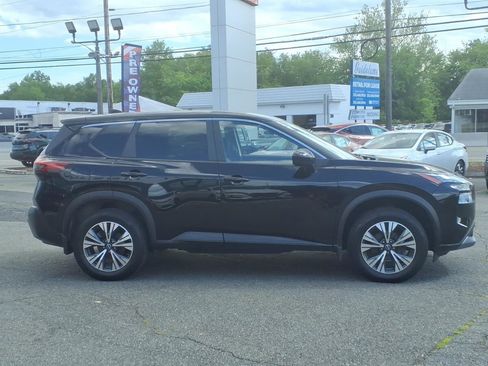Used 2023 Nissan Rogue SV AWD/4WD image 3