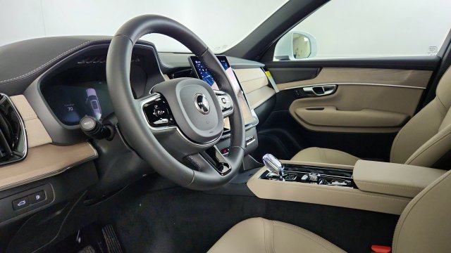 New 2026 Volvo XC90 T8 Plus w/ Protection Package AWD/4WD image 12