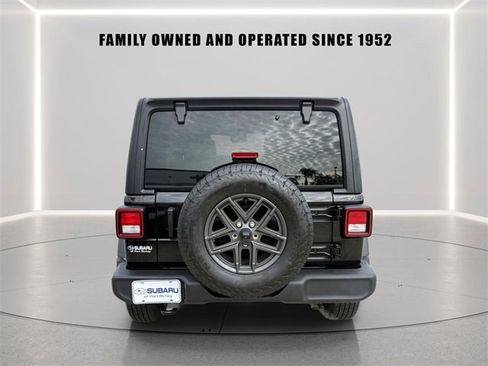 Used 2024 Jeep Wrangler Sport S image 5