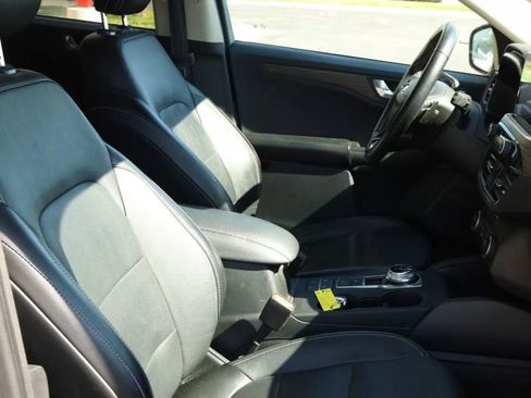 Used 2020 Ford Escape Titanium AWD/4WD image 48