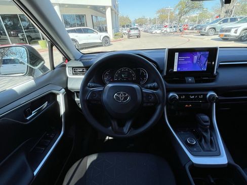 Used 2025 Toyota RAV4 XLE image 12