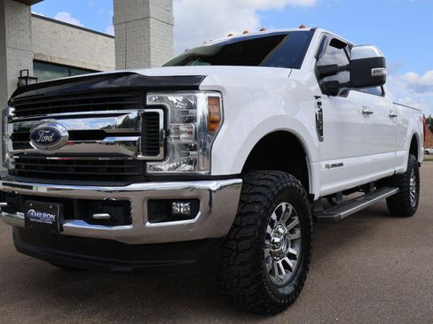 Used 2019 Ford F250 XLT w/ XLT Premium Package AWD/4WD image 3