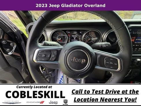 Used 2023 Jeep Gladiator Overland AWD/4WD image 20