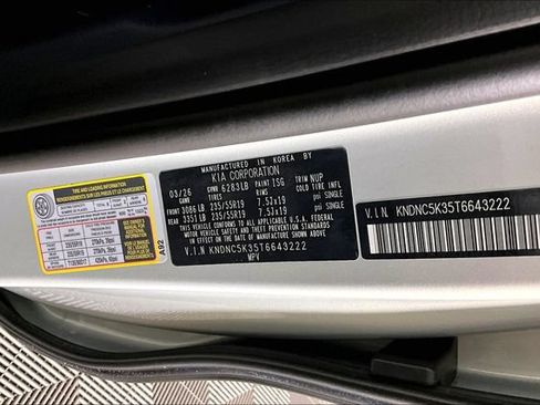 New 2026 Kia Carnival EX FWD image 9