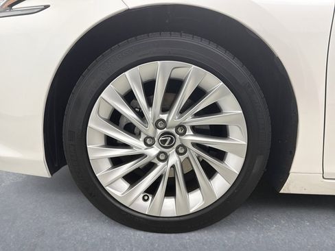 Used 2019 Lexus ES 350 w/ Accessory Package FWD image 24