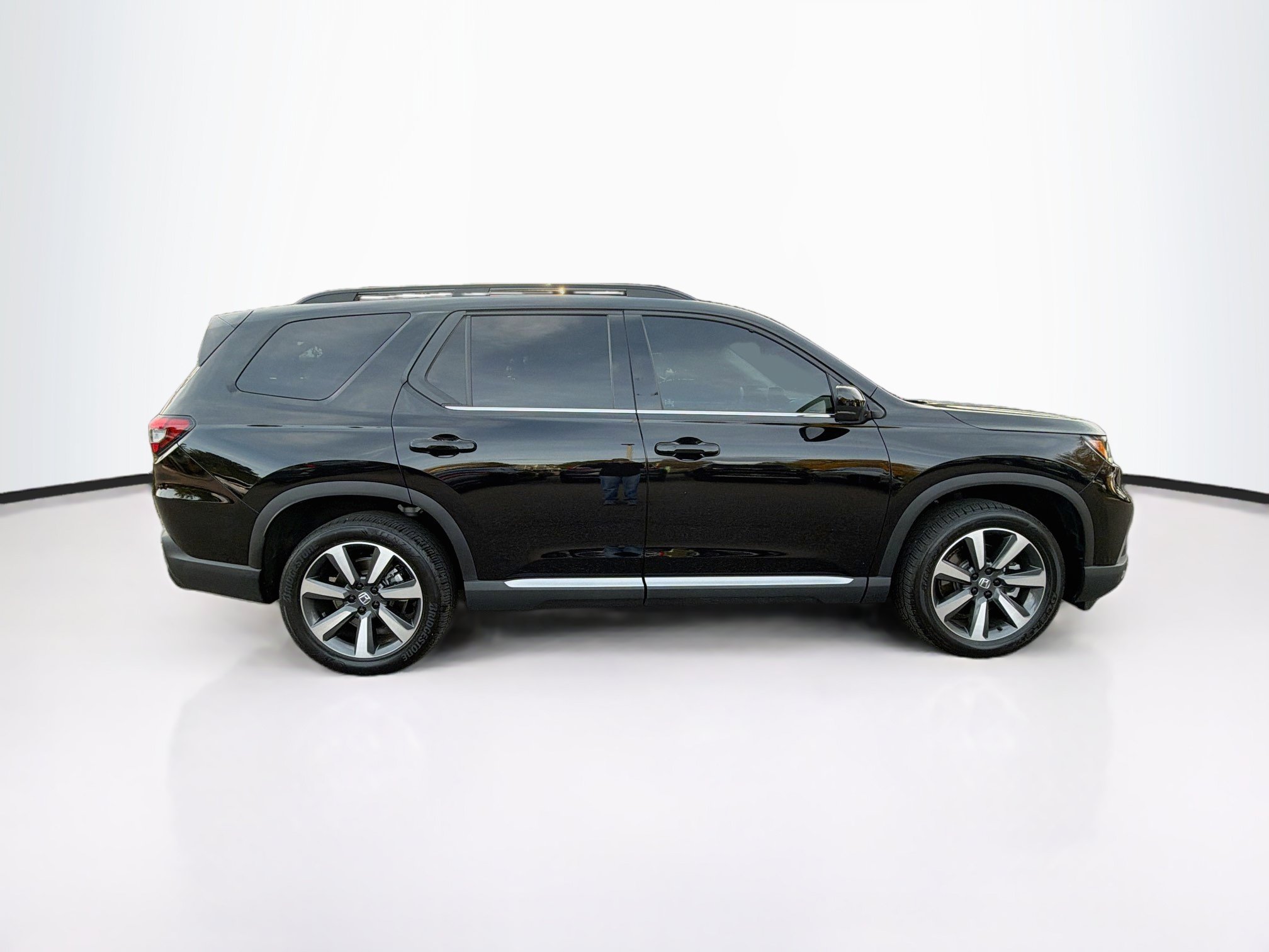 Used 2025 Honda Pilot Touring image 10