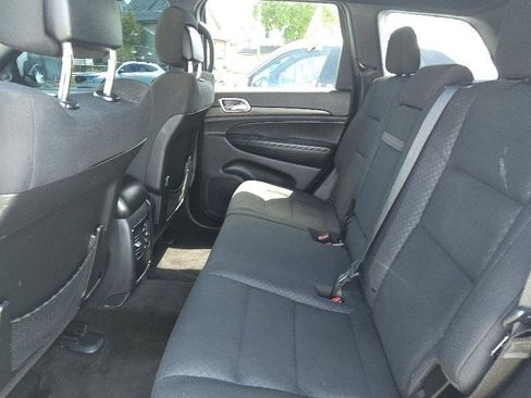 Used 2018 Jeep Grand Cherokee Laredo AWD/4WD image 20