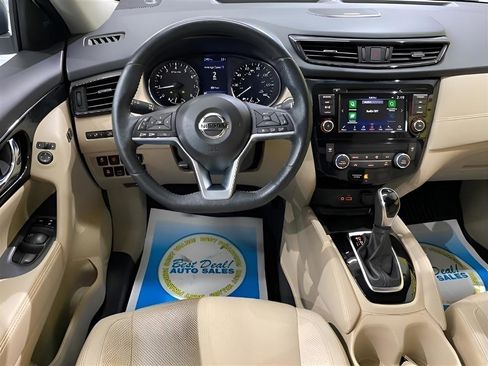 Used 2018 Nissan Rogue SL AWD/4WD image 17