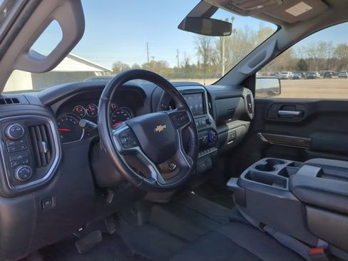 Used 2021 Chevrolet Silverado 1500 LT image 10