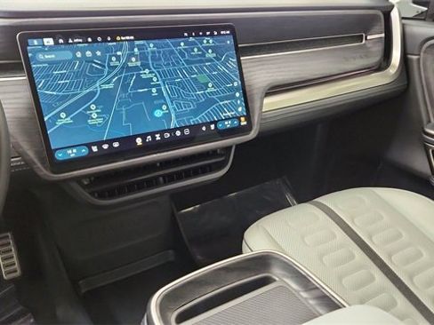 Used 2024 Rivian R1S Adventure image 48