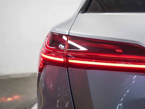 Used 2023 Audi e-tron Premium image 11