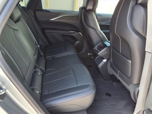Used 2024 Cadillac Lyriq Luxury RWD image 12