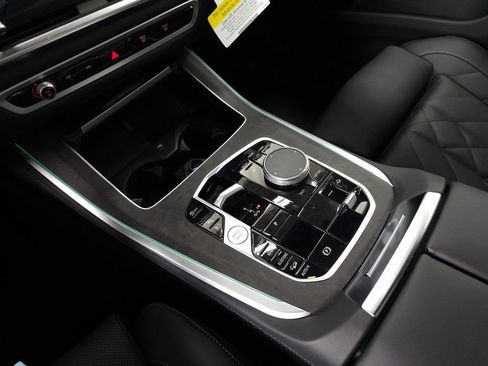 Used 2026 BMW X5 xDrive50e w/ Premium Package image 28