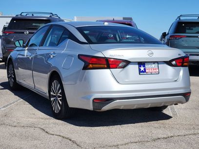 Used 2024 Nissan Altima 2.5 SV