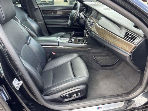 Used 2015 BMW 750Li xDrive image 13