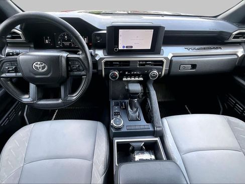 Certified 2025 Toyota Tacoma SR5 AWD/4WD image 14