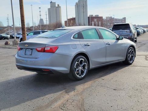 Used 2023 Chevrolet Malibu LT image 2