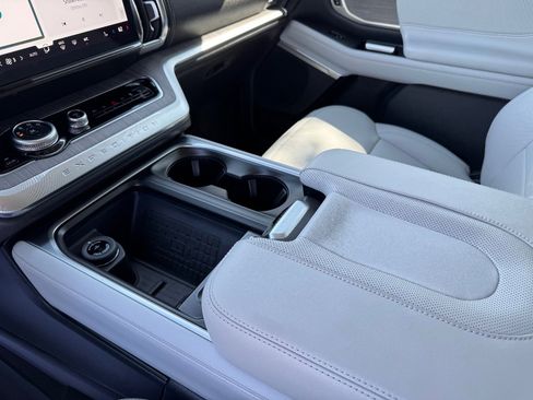 Used 2025 Ford Expedition Max Platinum w/ Platinum Ultimate Package image 22