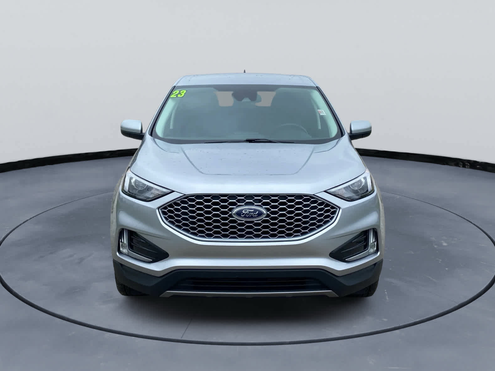 Used 2023 Ford Edge SEL w/ Convenience Package AWD/4WD image 2