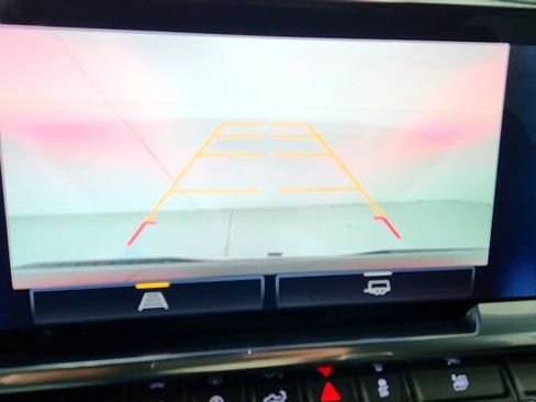 Used 2025 Chevrolet Silverado 1500 LT image 15