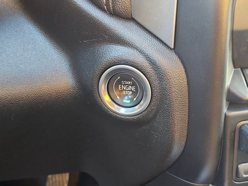 Used 2020 Chevrolet Silverado 2500 LTZ w/ LTZ Premium Package image 17