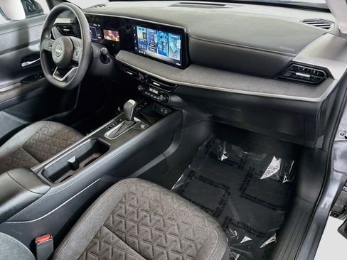 Used 2026 Nissan Kicks SV FWD image 30