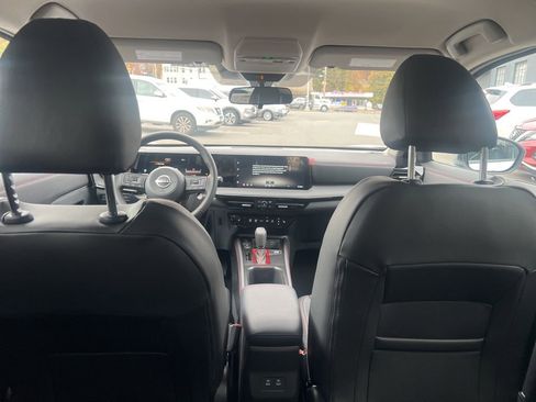 New 2026 Nissan Kicks SR w/ Cold Weather Package AWD/4WD image 18