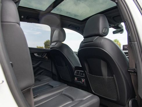 Used 2019 Audi Q7 3.0T Prestige AWD/4WD image 34