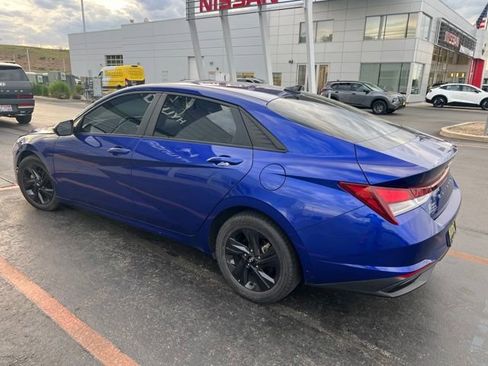 Used 2021 Hyundai Elantra SEL w/ Convenience Package FWD image 3
