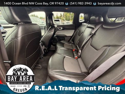 Used 2024 Jeep Compass Latitude AWD/4WD image 17