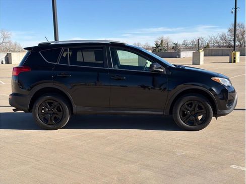 Used 2015 Toyota RAV4 LE image 9