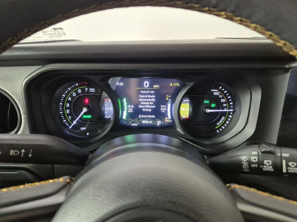 Used 2024 Jeep Wrangler Unlimited w/ Convenience Group AWD/4WD image 18
