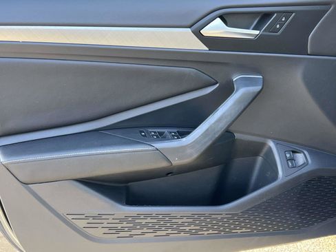 Certified 2022 Volkswagen Jetta SE image 29