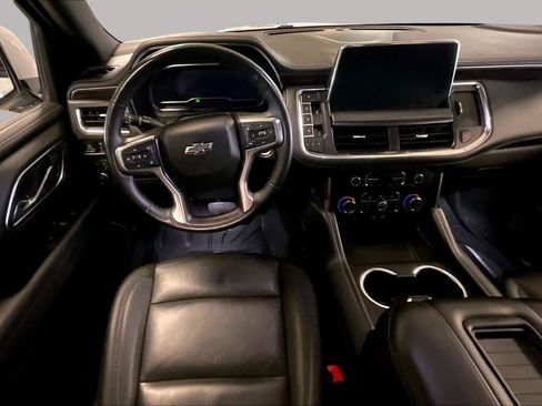Used 2024 Chevrolet Tahoe Z71 w/ Luxury Package AWD/4WD image 5