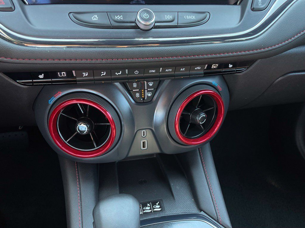 Used 2025 Chevrolet Blazer RS FWD image 19