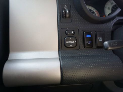 Used 2011 Toyota FJ Cruiser 4WD w/ Trail Teams Special Edition image 3