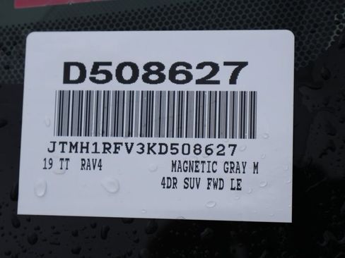 Used 2019 Toyota RAV4 LE FWD image 7