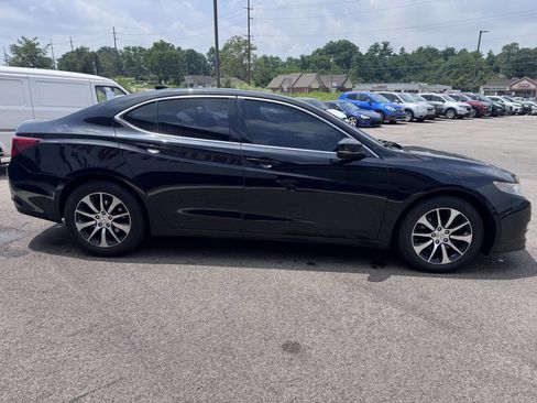 Used 2017 Acura TLX FWD image 4