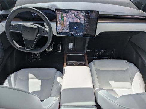 Used 2024 Tesla Model X image 20