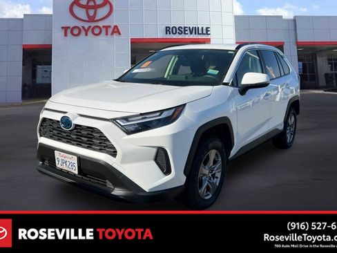 Used 2023 Toyota RAV4 LE AWD/4WD image 1